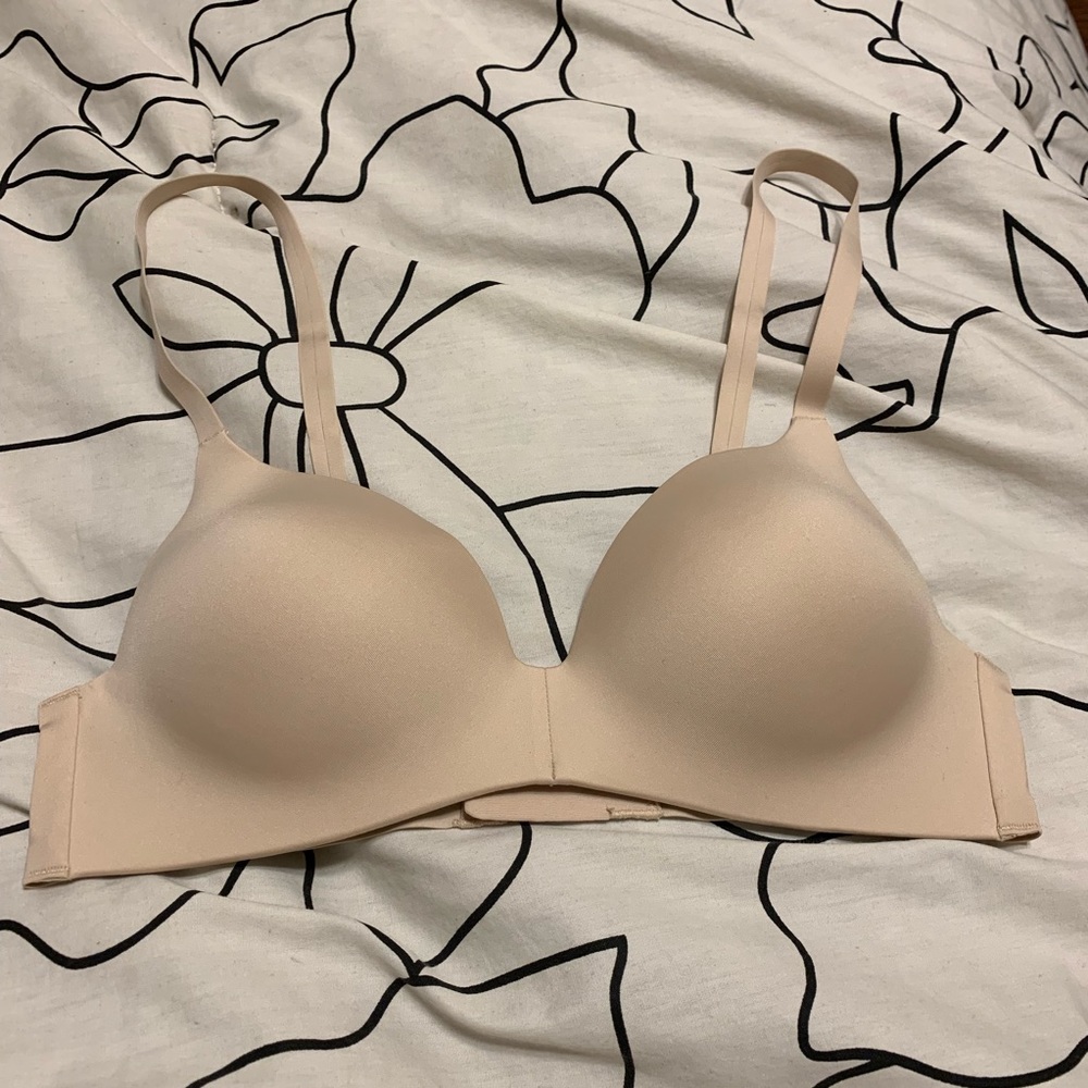 UNIQLO XS BEAUTY LIGHT WIRELESS BRA